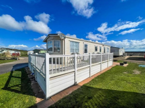 Ref 40035Nd - Superb Caravan With Decking Free Wifi At North Denes Holiday Park